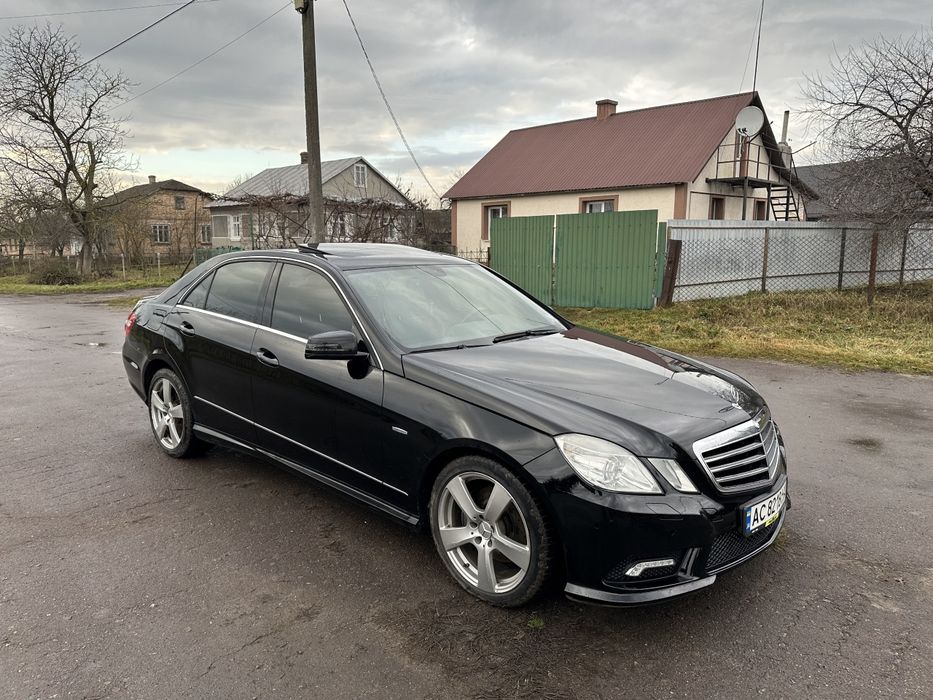 Продам мерседес бенс 212 2012 рік