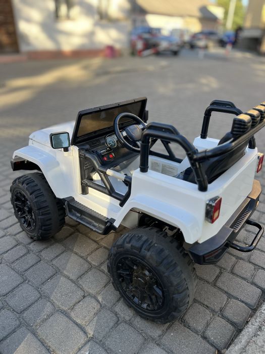 Дитячий електромобіль RAMIZ Jeep 2x2 (білий)