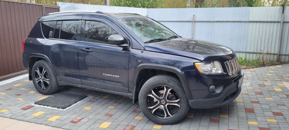 Продам Jeep Compass