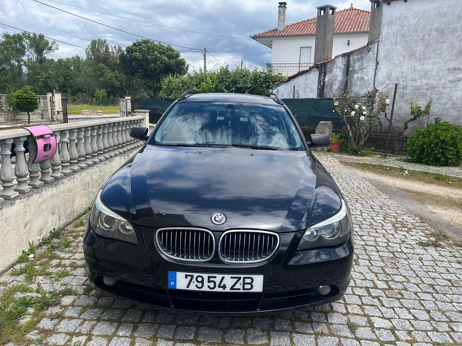 BMW E61 525d 177cv aceito trocas ou retomas