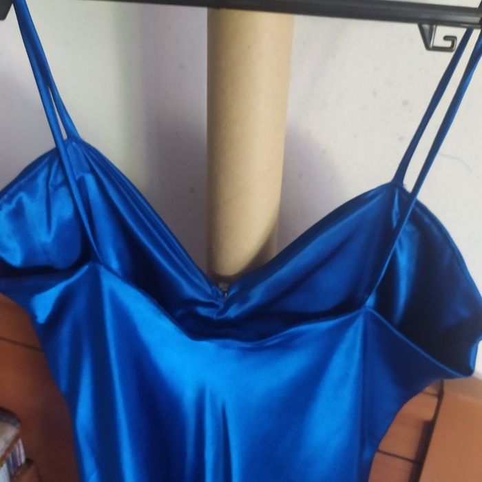 Vestido de cetim Morgan
