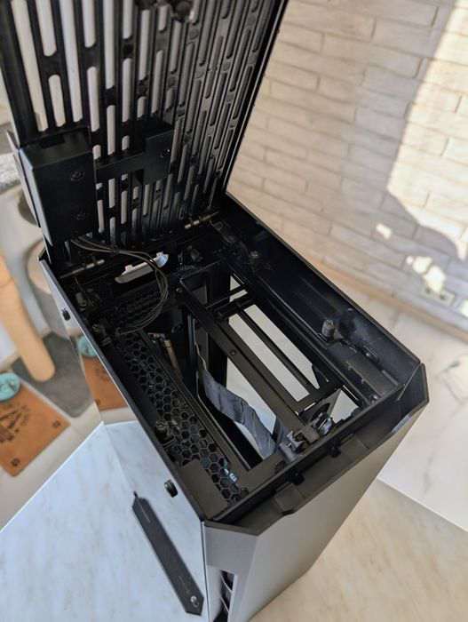 Продам корпус для ПК Phanteks Evolv Shift