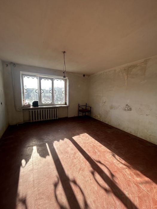 Продам 2-х кімнатну квартиру, мікрор-н Жовтневий (навпроти АТБ)