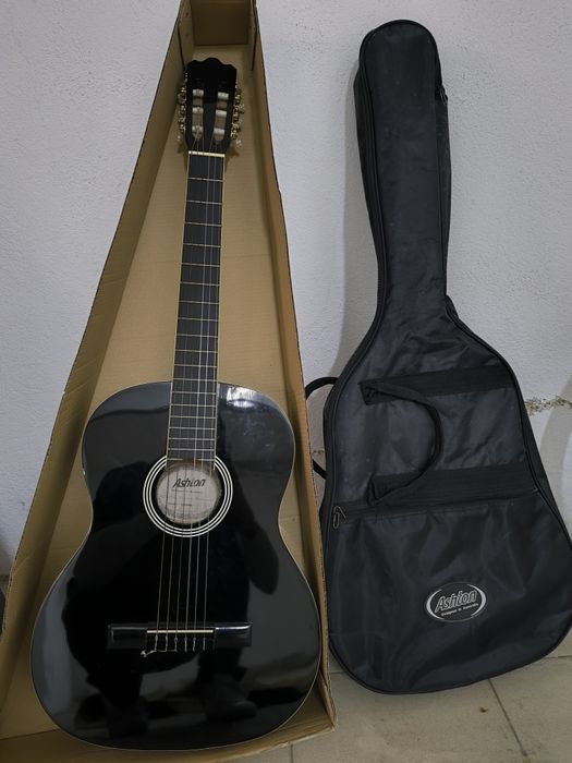 Guitarra Aston - como nova