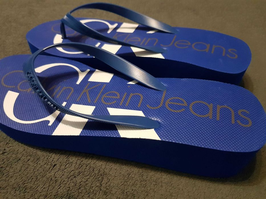 40 Calvin Klein 8US japonki Tesse RE9734 niebieskie białe CKJ nowe