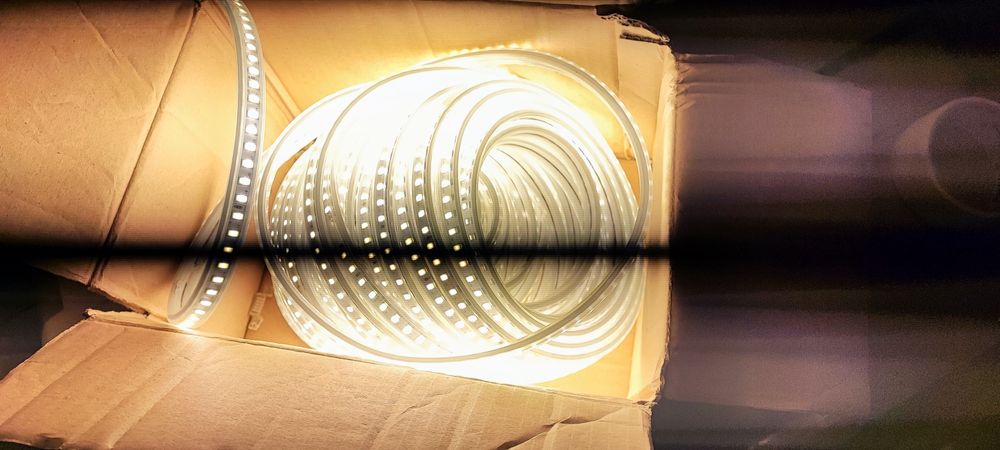 Продам Led лента 5730 20 метрів колір біле золото вулична