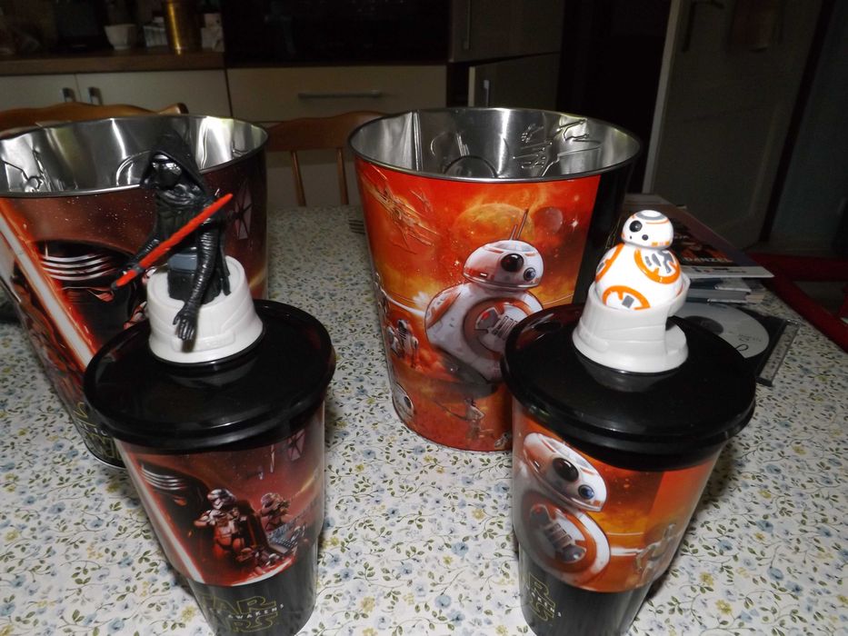 Kubełek na pop corn, kubki kinowe, figurki star wars
