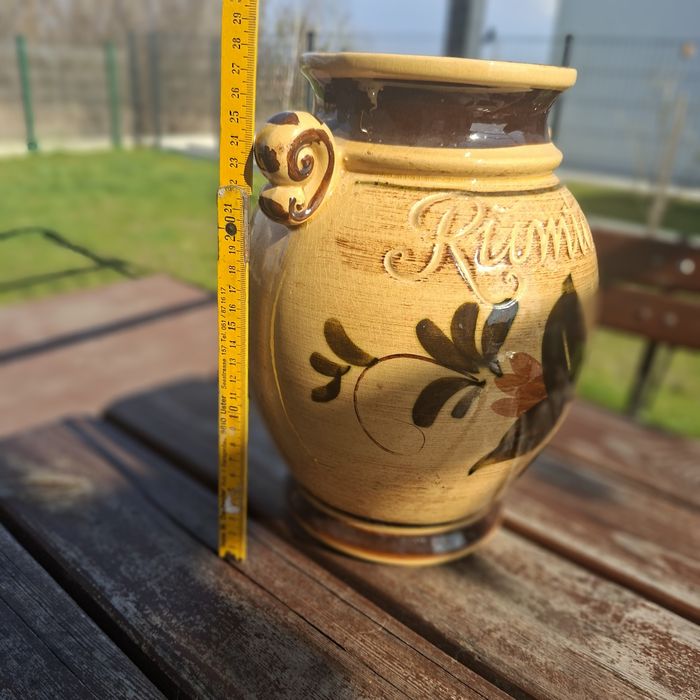 Rustykalny Dzban Ceramiczny – Dekoracja do Ogrodu i Domu