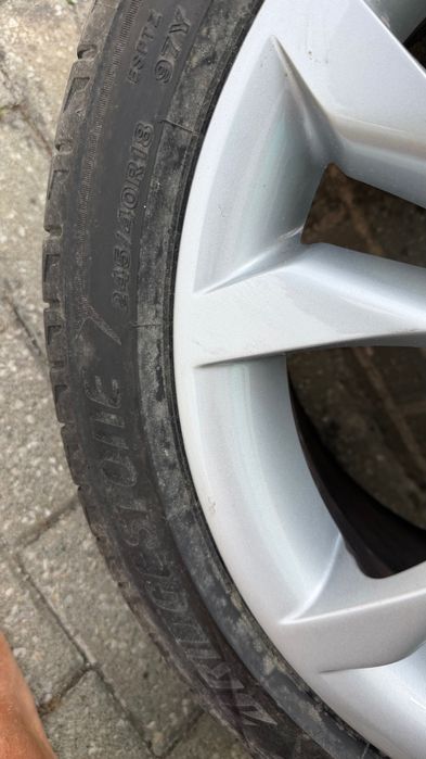 Para despachar jantes e pneus Audi S5