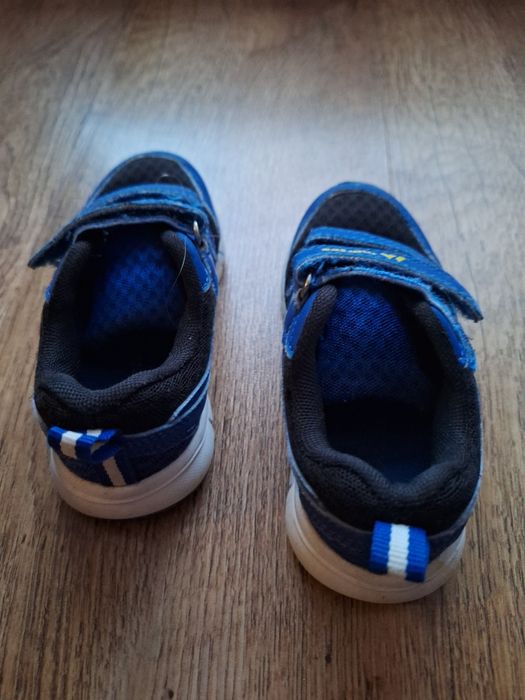 Buty sportowe Martens 25