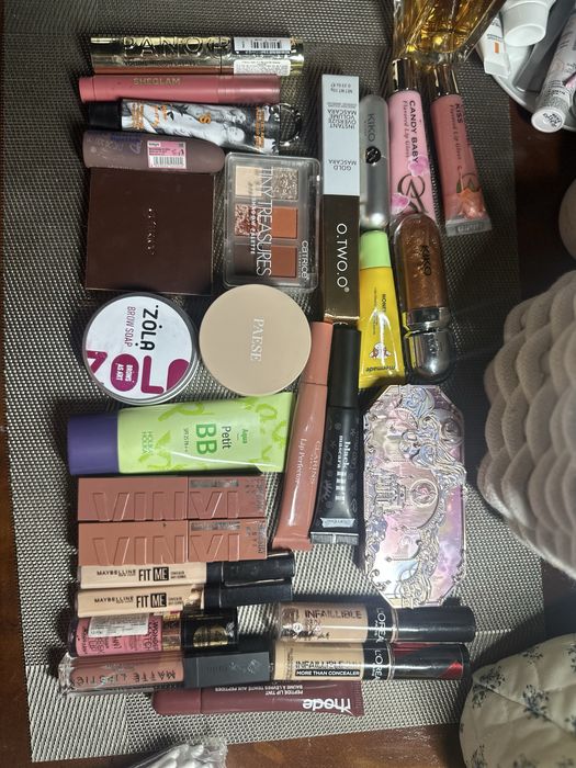 Косметика/лот zola kiko flower knows clarins glambee eveline maybeline