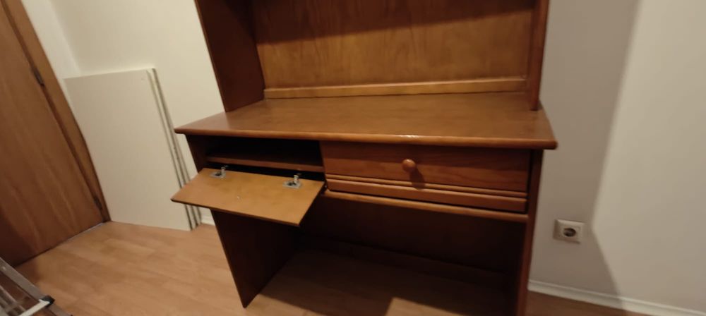 Móvel secretária com estante