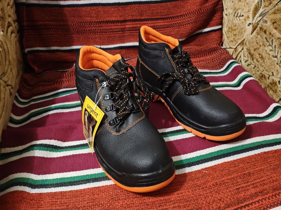 Робочі ботінки 42 розміру