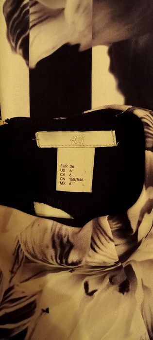 Sukienka czarna kwiaty H&M  S