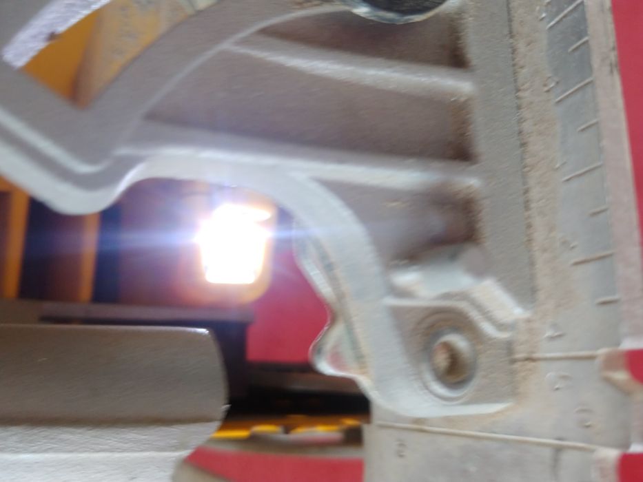 Piła twrczowa DeWalt dcs570