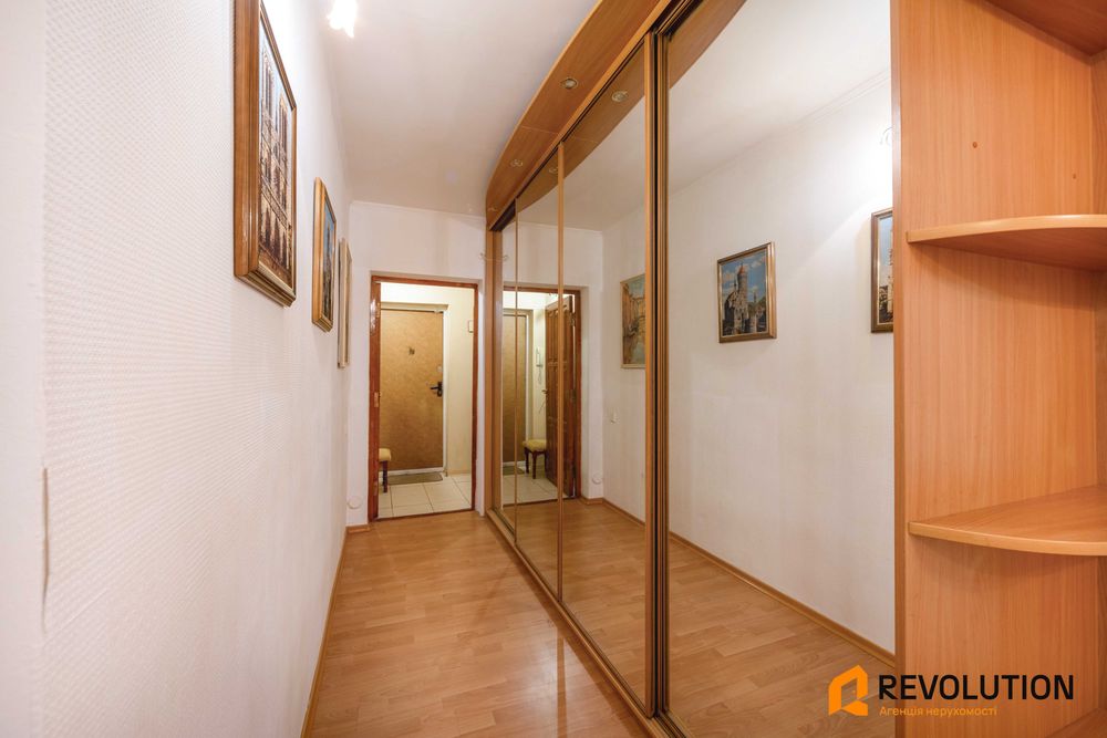 Без комісії. Продаж 3кім. квартири з ремонтом біля метро Васильківська. Ваучер, дмж, Голосіївський район