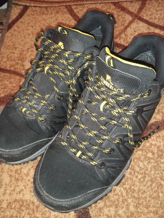 Водонепроникні кросівки розмір 38 [можливий торг]