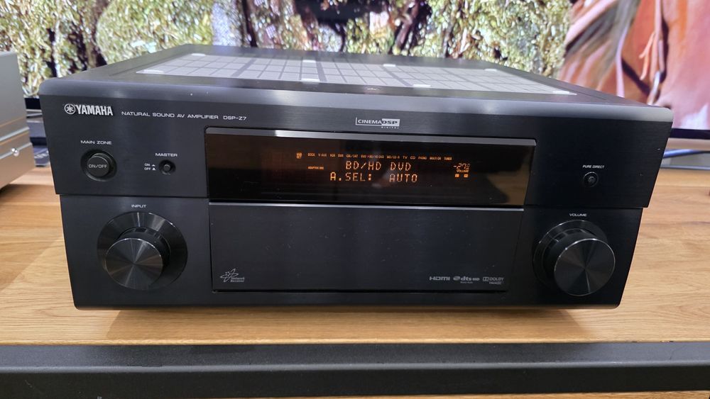 Yamaha DSP-Z7 amplituner