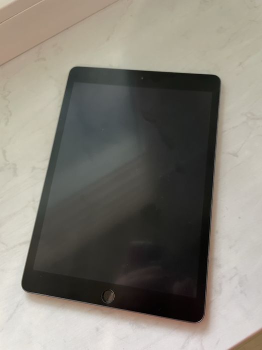 Планшет Apple iPad 7 поколение 128 ГБ Wi-Fi 10.2"