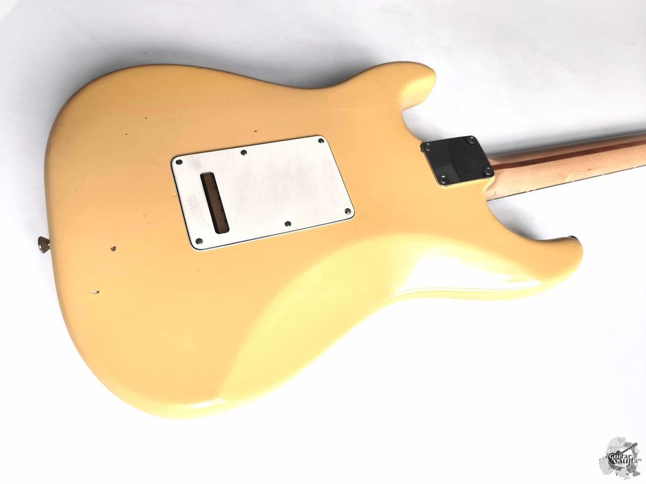 $950 Fender® American Highway One Stratocaster '2008 Vintage White