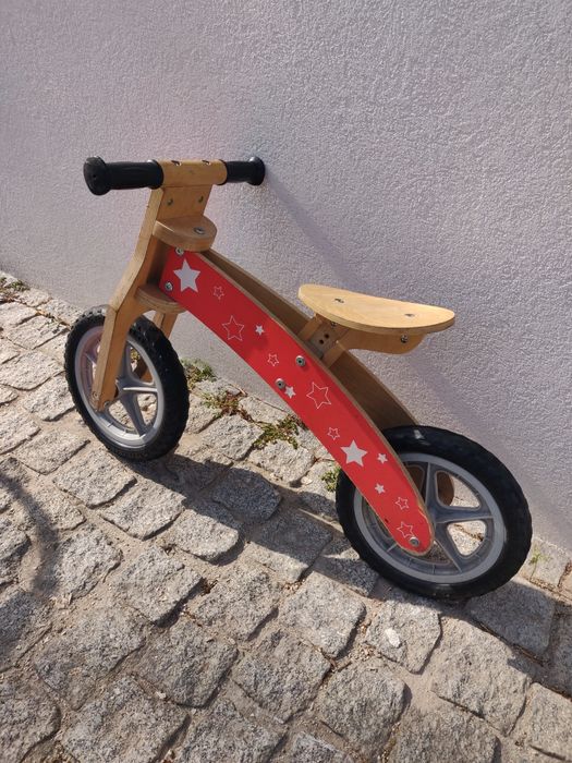 Bicicleta de equilíbrio em madeira