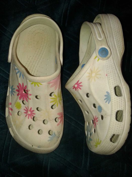 Klapki dziewczęce 31