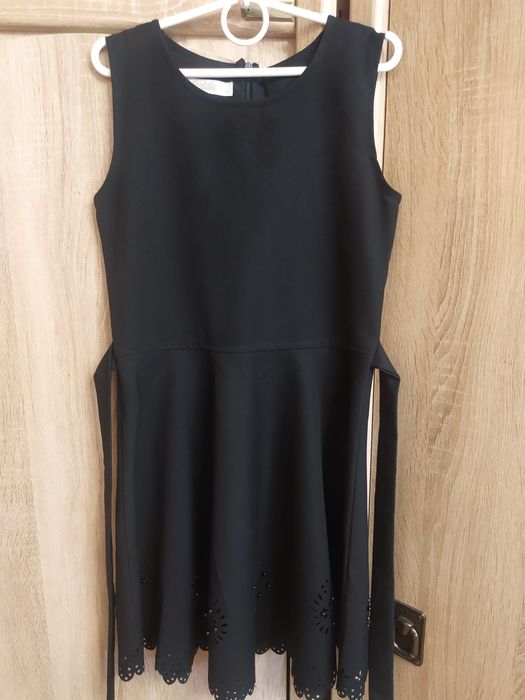 Продам сарафан шкільний для дівчинки