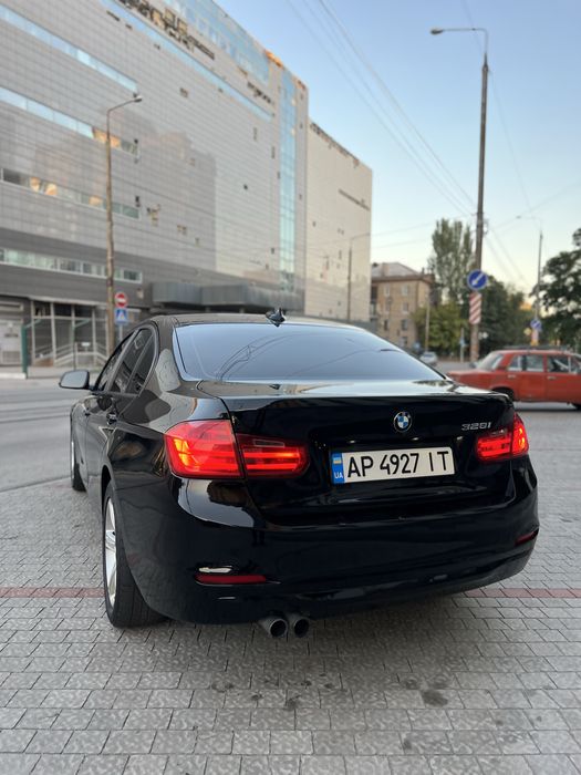 BMW 3 F30 2013 2.0 Бензин Автомат 189000 км