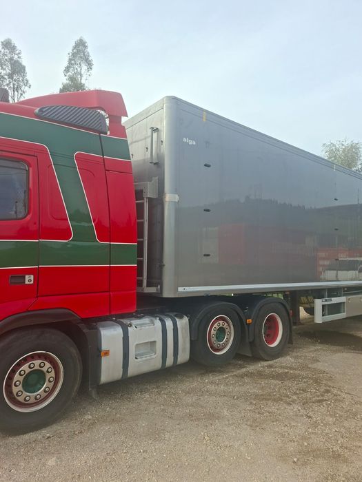 Conjunto Volvo com piso móvel