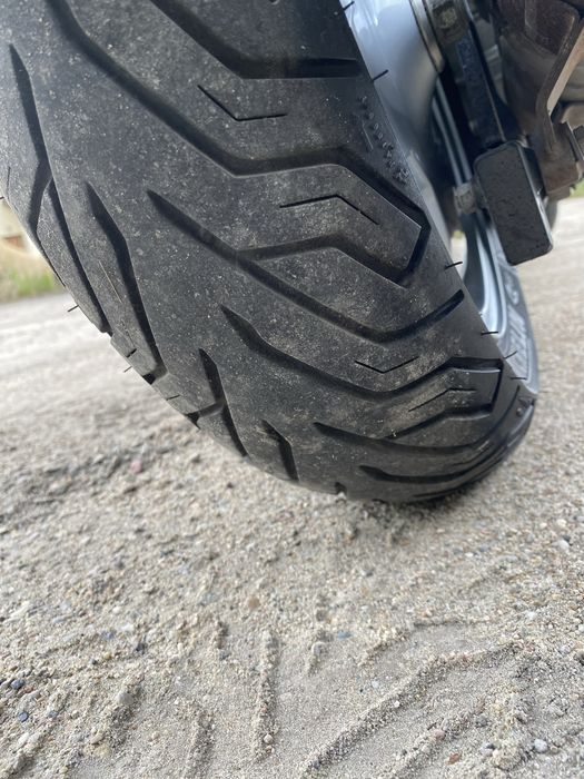 Suzuki Burgman AN 400 maly przebiegskuter motocykl super stan