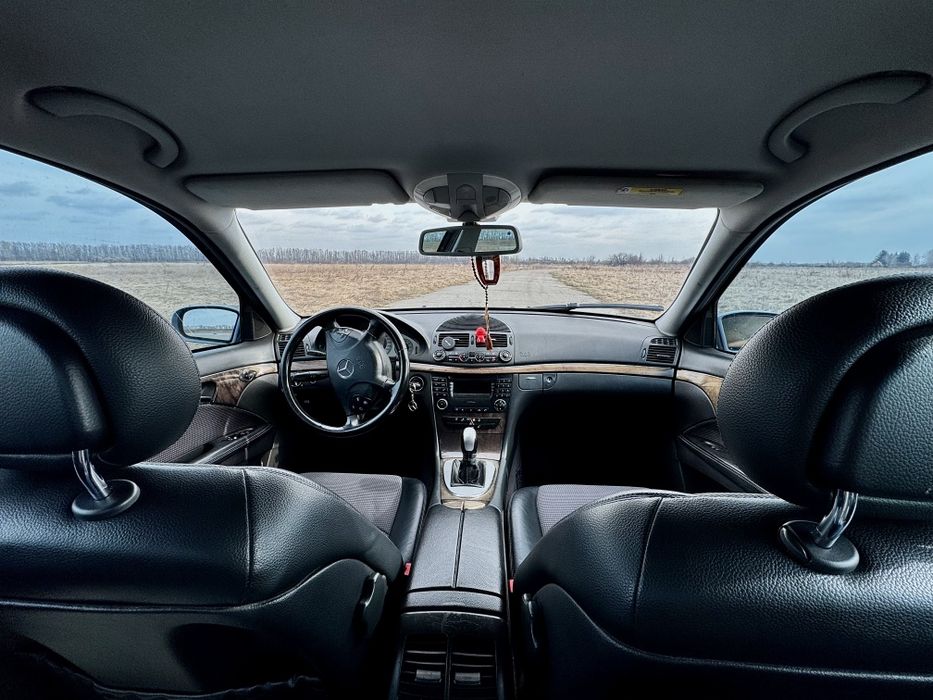Продам мерседес W 211 комплектація Авангард