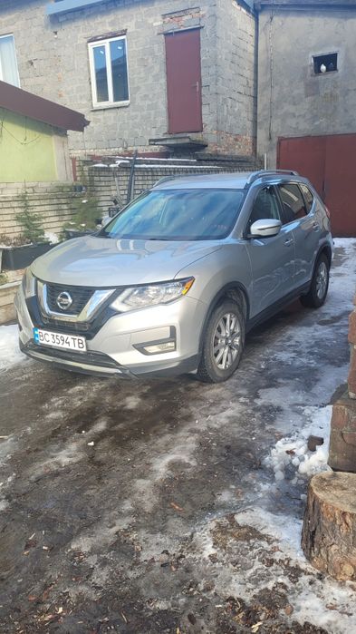 Продаю Нісан Рог