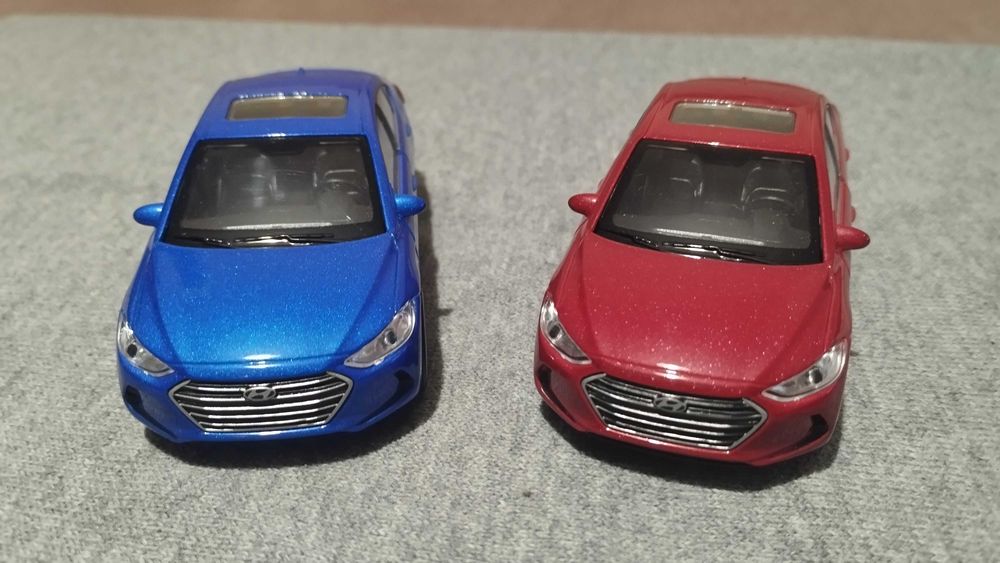 Машинка Hyundai Elantra 1/36 Welly Модель Хюндай Елантра