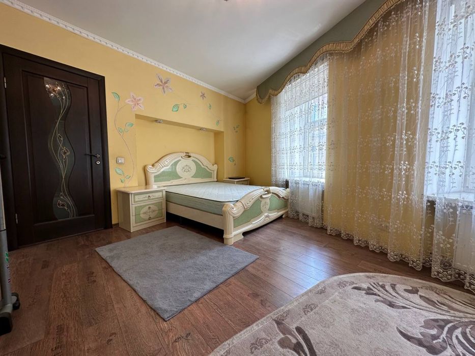 Продаж 2 кімнатної квартири на вул. Лисенка (ближній центр)