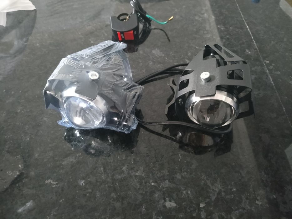 Luzes auxiliares moto