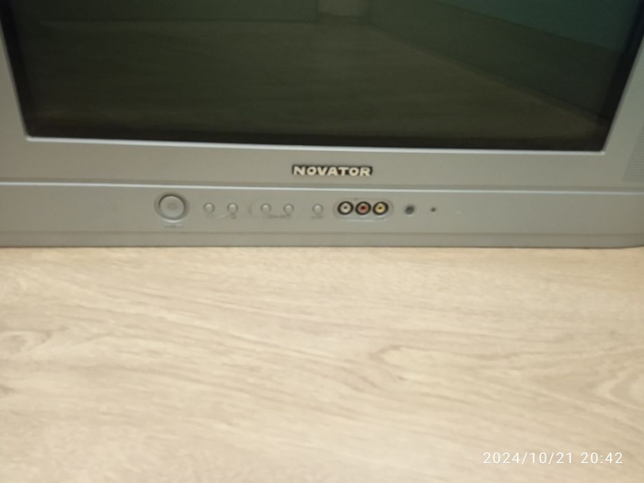 Телевізор Novator діагональ 55
