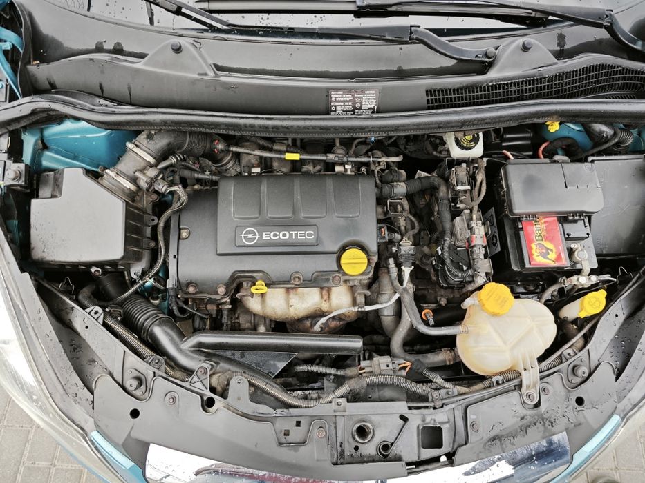Продам Opel Corsa D 2010 року , 1.4 бензин в гарному стані,автомат , гідротрансформатор,  Продаж Опель Корса  Д