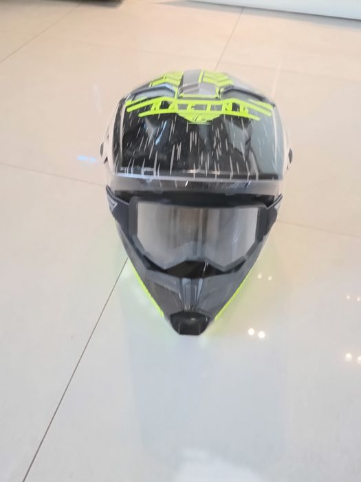 Kask na krossa z goglami