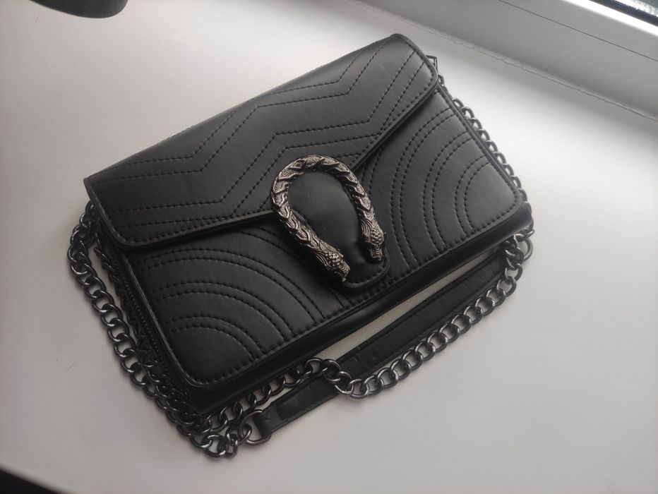 Продам сумку клатч