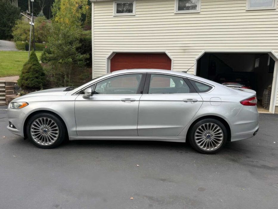 Ford Fusion Titanium      2015