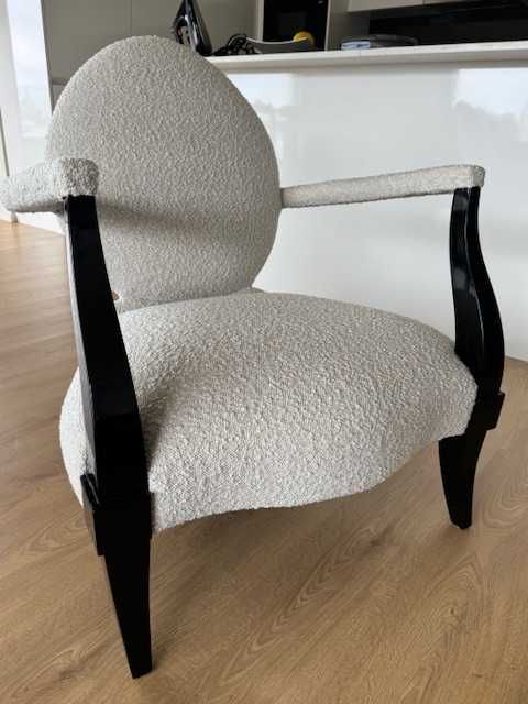Set of 2 White Armchairs with High-Gloss Black Finishes