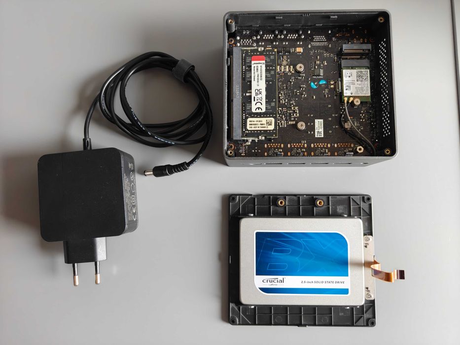 Mini PC SZBOX M9N Intel Core i3 N305 32GB DDR4 120GB Crucial SATA SSD