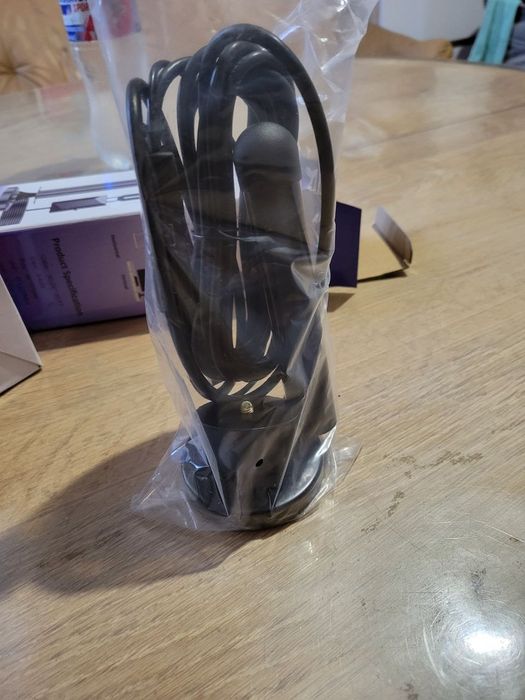 Кімнатна телевізійна антена