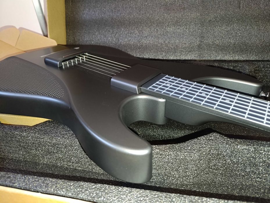 Smart gitara cyfrowa AeroBand Guitar | Kontroler MIDI | Głośnik | Komplet