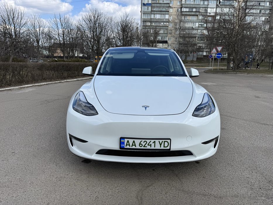 2023 Tesla Model Y Performance