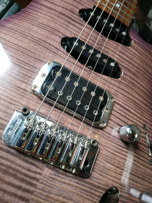 Електрогітара Ibanez SA260 в чудовому стані.