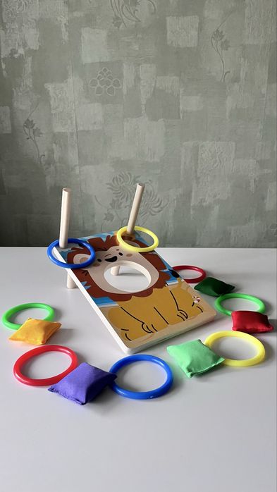 Кільцекид та метання мішечків гра на влучність