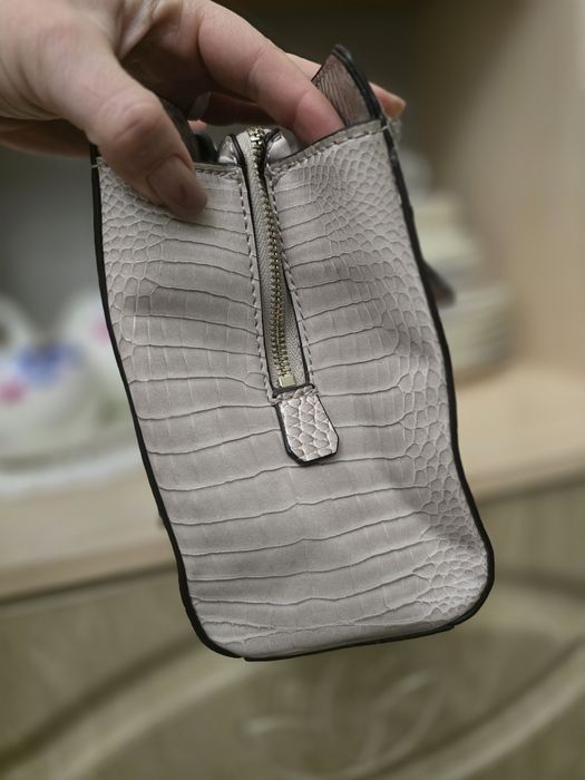 Сумка жіноча GUESS