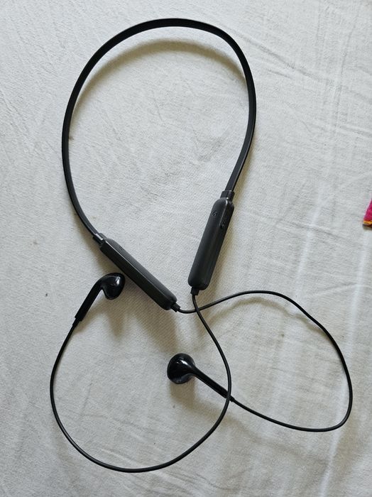Fone de ouvido Bluetooth - novo
