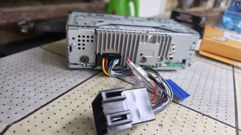 Radio samochodowe pioneer mvh-300bt